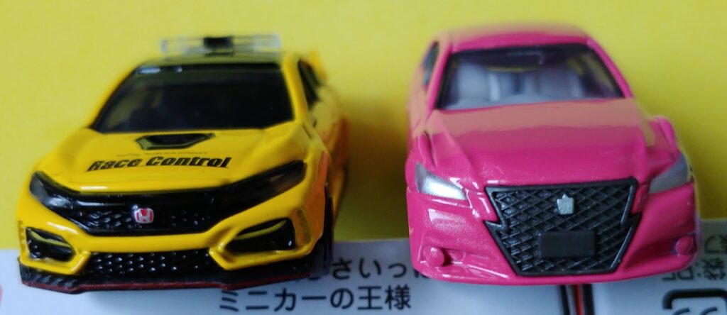 通常トミカの前面の写真