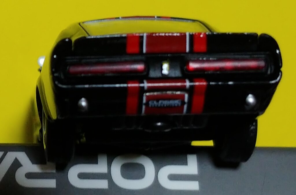 POPRACEのミニカーの背面の写真